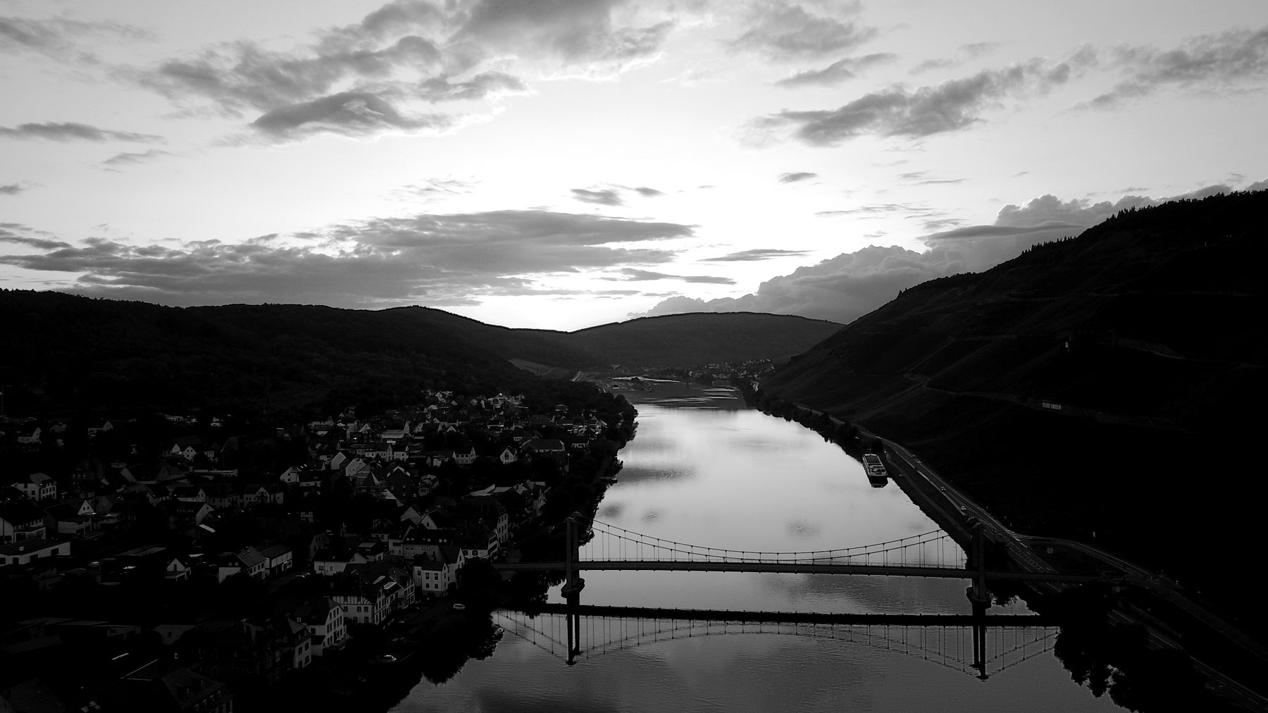 Die Mosel bei Wehlen am Abend, Luftaufnahme